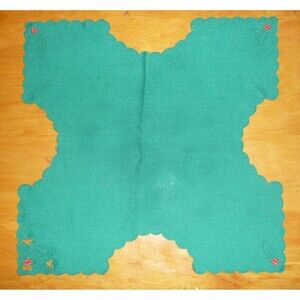 Vintage Bread Basket Liner Green Doily Embroidered Holiday Holly Floral Pattern